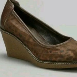 The Flexx Italian leather closed toe wedge size 9